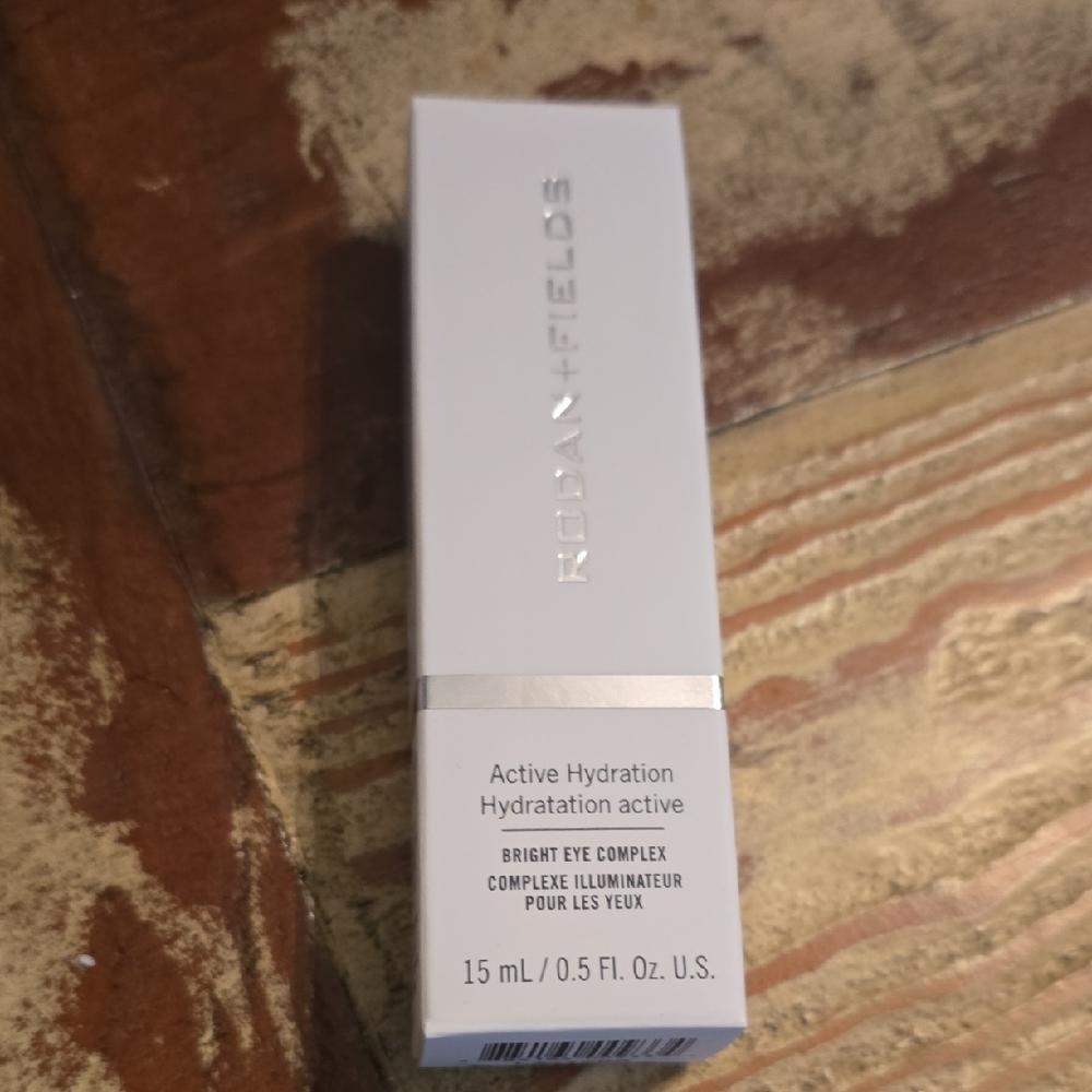 Rodan + Fields Active Hydration Bright Eye Complex in White and Silver